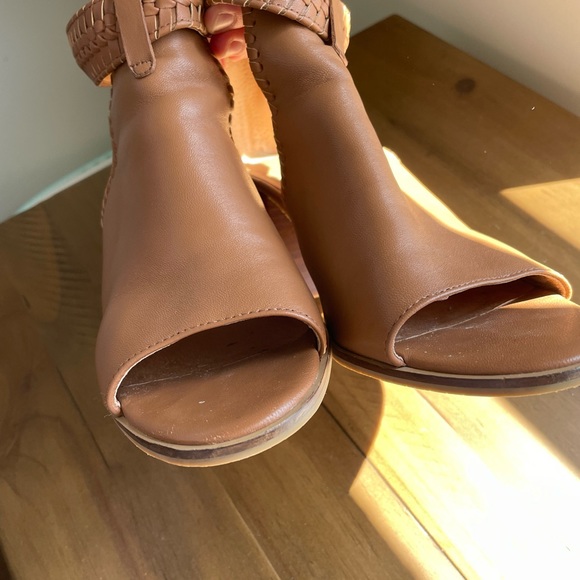 Jack Rogers Cut Out Block Heel (Sz. 8) - Picture 7 of 7